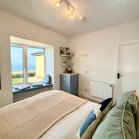 Ocean View Guestrooms Bed & Breakfast *