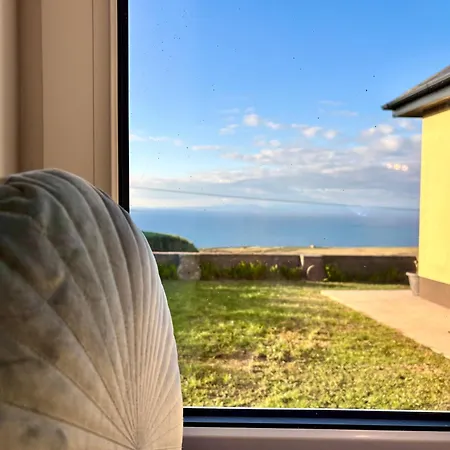 Ocean View Guestrooms Bed & Breakfast *